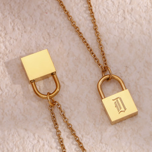 Collier Pendentif Femme Étanche En Acier Inoxydable Avec Fermoir À Lettres (1 Pièce) h5 Image3