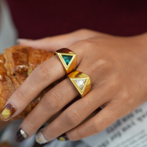 Bague Femme Triangulaire En Acier Inoxydable, Étanche, Couleur Or, Avec Zircon. h5 Image5