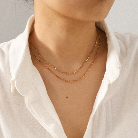 Collier simple en acier inoxydable étanche couleur or (1 pièce)