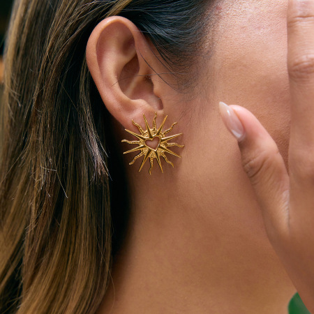 1 paire de boucles d'oreilles puces pour femme, en acier inoxydable ajouré, étanches, couleur or.
