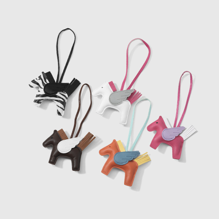 1 breloque de sac en cuir pour femme, motif poney et ailes mignons