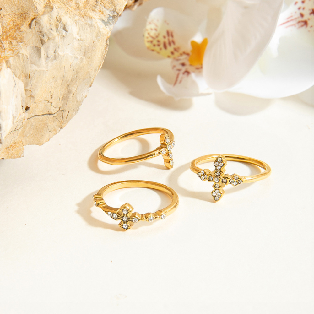 Bague Glamour En Acier Inoxydable Doré, Imperméable, Avec Croix (1 Pièce). Image4