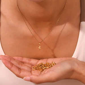 Pendentif Femme Simple, Mignon Et Personnalisable, En Acier Inoxydable, Couleur Or, Avec Lettre, En 1 Pièce h5 Image4