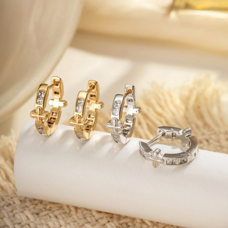 Boucles d'oreilles créoles unisexes modernes en cuivre et zircon, avec croix (1 pièce).