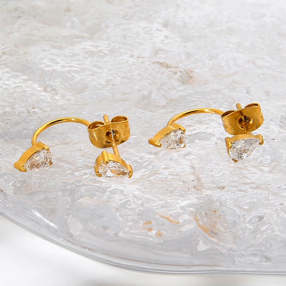 1 Paire De Boucles D'Oreilles Puces Élégantes Et Luxueuses En Forme De Goutte, En Acier Inoxydable Étanche Couleur Or Avec Zircon. Image4
