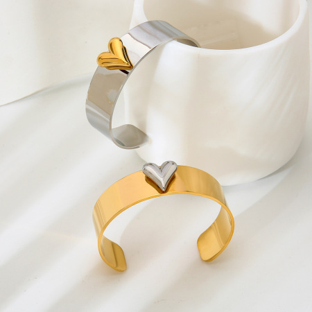Bracelet manchette minimaliste en acier inoxydable doré, à surface lisse et en forme de cœur, pour femme (1 pièce). 2