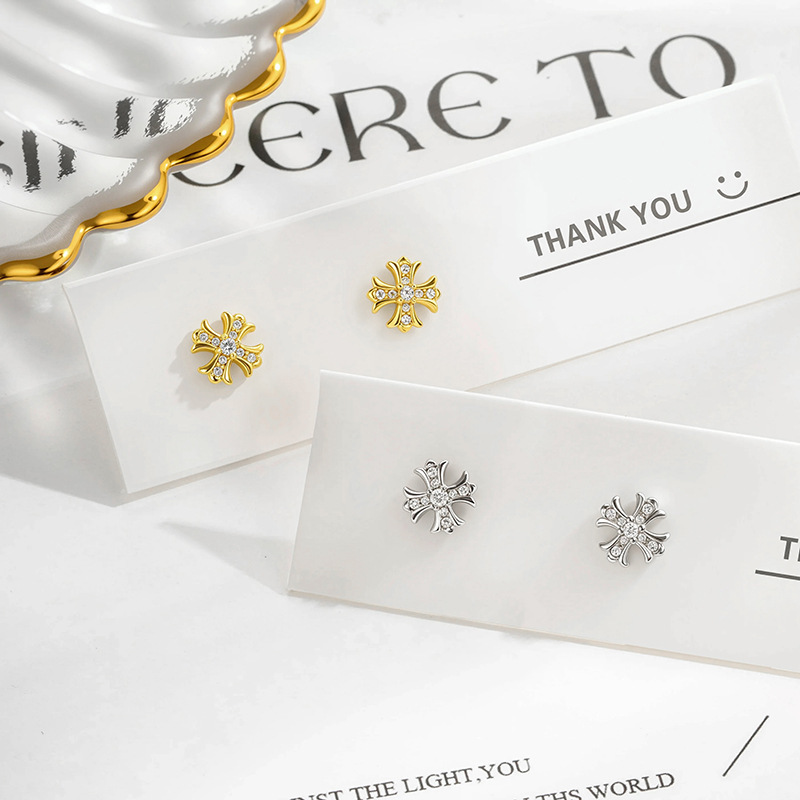 Boucles D'Oreilles Piercing Femme En Cuivre Et Zircon, Simple Croix (1 Pièce) Image5