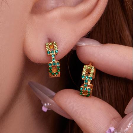 1 paire de boucles d'oreilles créoles pour femme, en acier inoxydable doré, imperméables, avec chaîne rectangulaire et zircon.