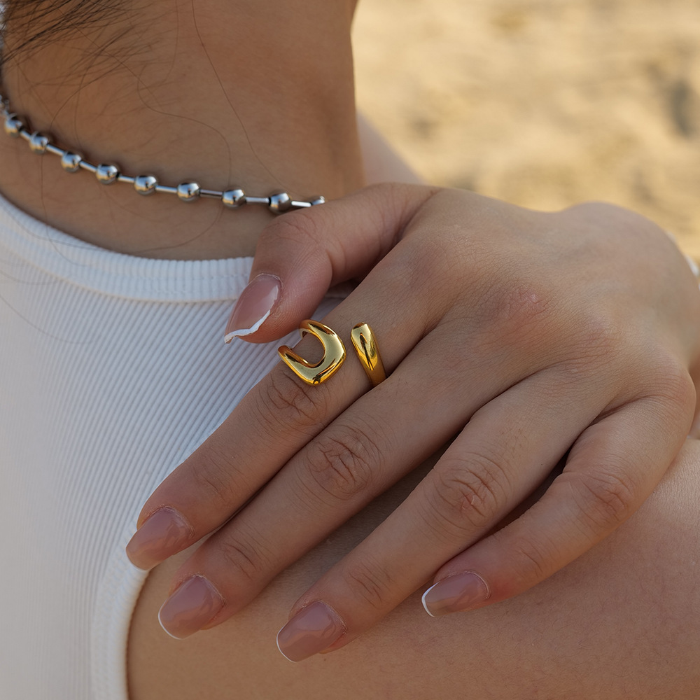 Bague Femme Tendance, En Acier Inoxydable Doré, Forme Irrégulière, Étanche, À Porter Au Quotidien. Image3