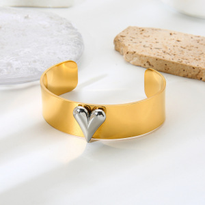 Bracelet Manchette Minimaliste En Acier Inoxydable Doré, À Surface Lisse Et En Forme De Cœur, Pour Femme (1 Pièce). h5 Image4
