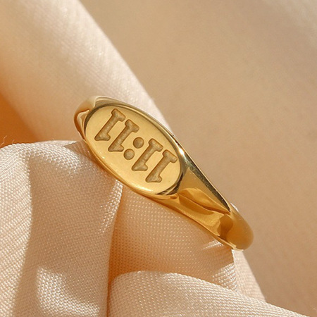 Bague chevalière simple numéro 11:11 en acier inoxydable étanche (1 pièce)