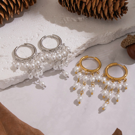 Boucles d'oreilles élégantes à pompon, en acier inoxydable imperméable, couleur or, avec perles (1 paire).