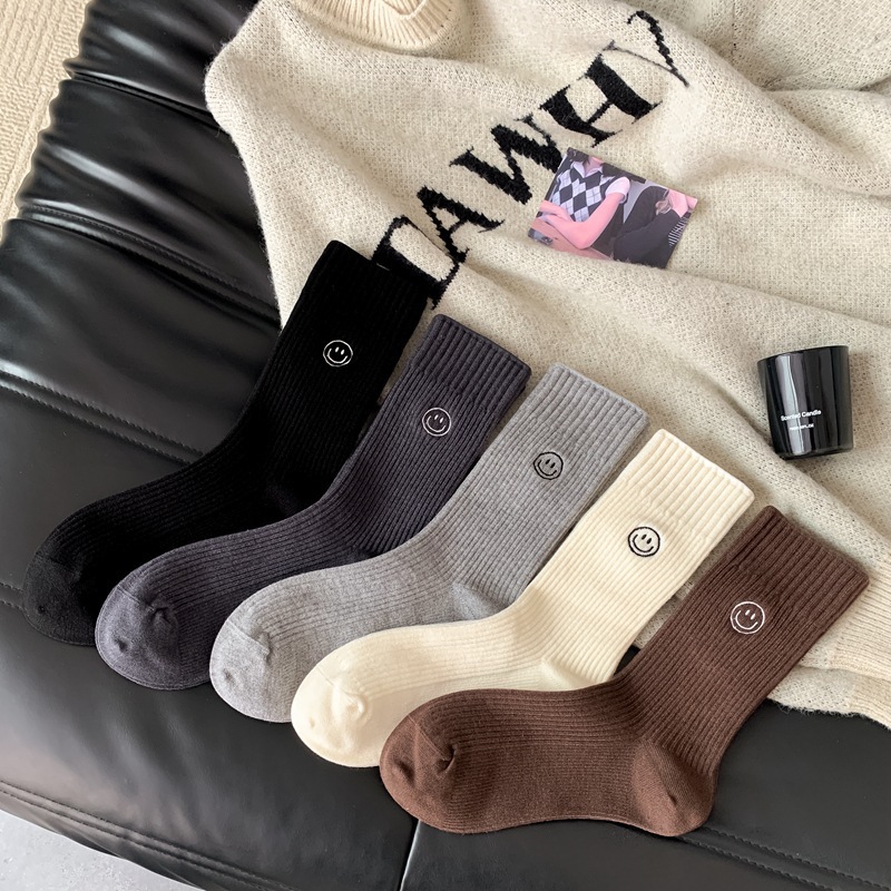 1 Paire De Chaussettes Mi-Mollet Décontractées Brodées D'Un Smiley Image2