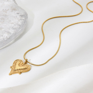 Collier Pendentif Femme Style Rétro Classique En Forme De Cœur, En Acier Inoxydable Étanche Couleur Or (1 Pièce) h5 Image4
