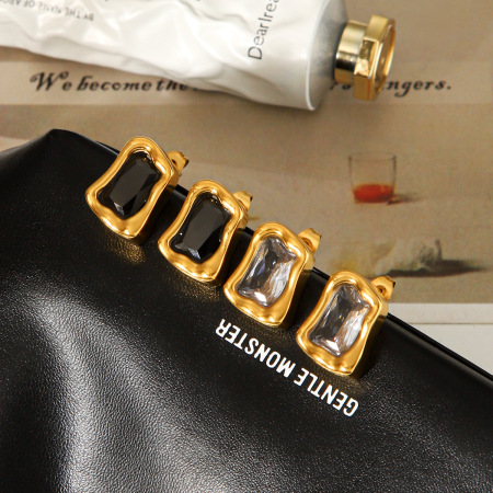 Boucles d'oreilles puces pour femmes, luxueuses, rectangulaires, en acier inoxydable, imperméables et anti-ternissement, couleur or, ornées de zircon. 2