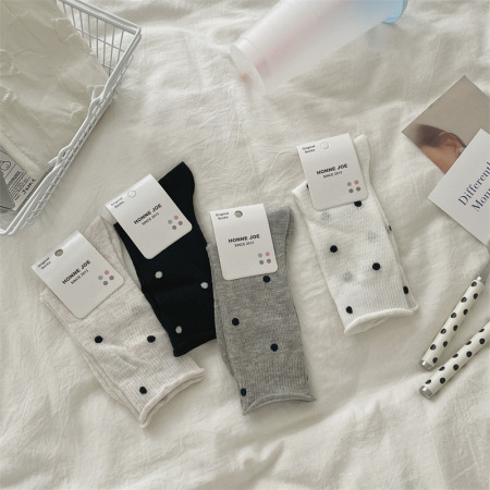 Chaussettes mi-mollet en coton à pois mignons, simples et rebondissantes 2