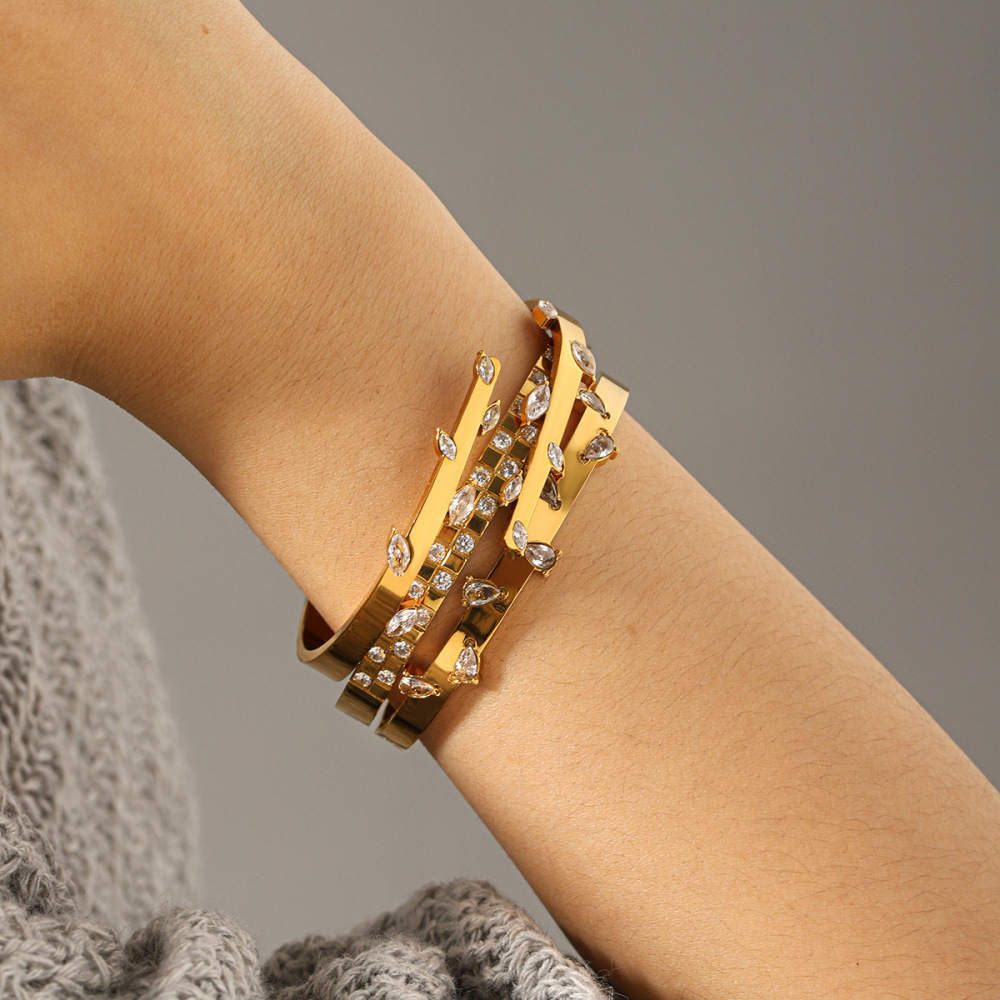 Bracelet En Acier Inoxydable Étanche En Forme De Feuille, Couleur Or, Avec Zircon. Image5