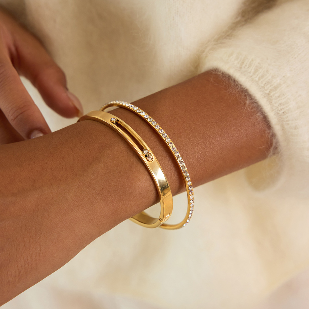 Bracelets Pour Femmes En Acier Titane Poli Ajouré Couleur Or Image3
