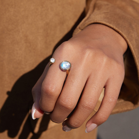 Bague pour femme en acier inoxydable doré, ornée d'un zircon et sertie de pierres précieuses (1 pièce). 2