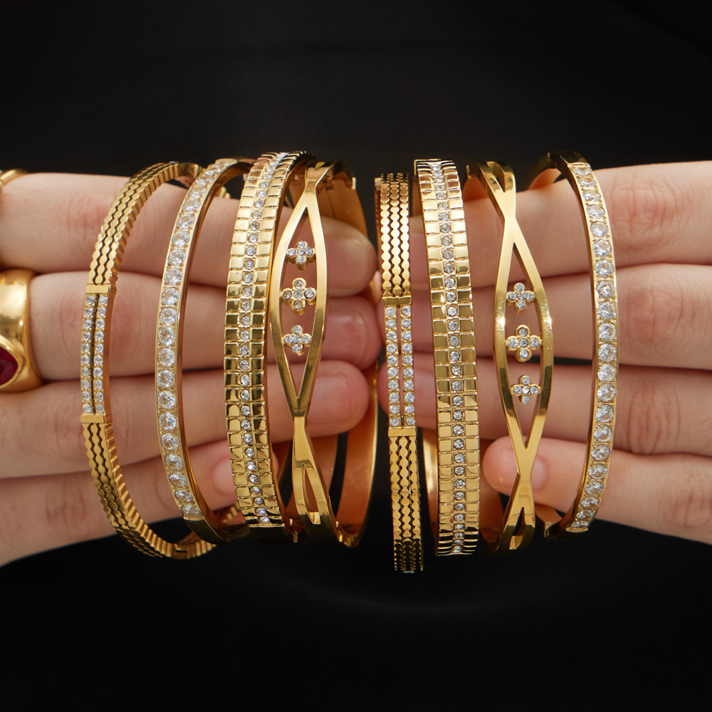 Bracelet Jonc Pour Femme En Acier Inoxydable Doré, Imperméable Et Anti-Ternissement, Orné De Zircon, Avec Motif Goutte D'Eau. Image4