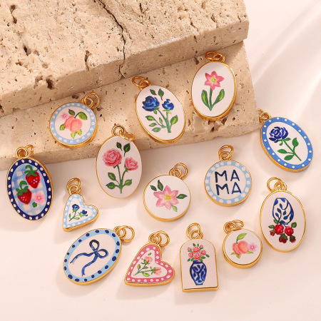 Pendentif en acier inoxydable doré, étanche, en forme de cœur et de fraise, émaillé, à personnaliser. 2