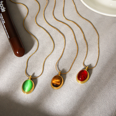 Collier pendentif femme luxueux en acier inoxydable doré, pierre naturelle, forme ronde, étanche (1 pièce)