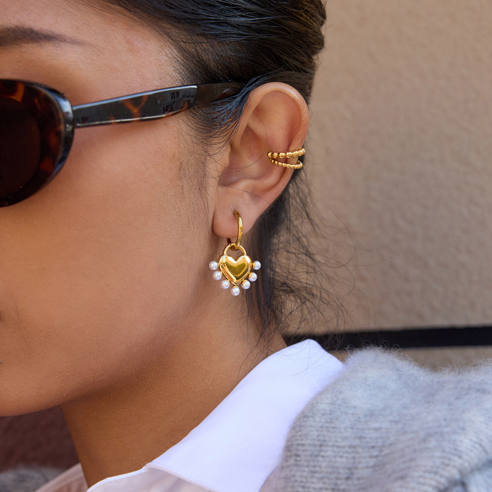 Boucles D'Oreilles Pendantes Pour Femme, Ornées De Magnifiques Perles En Forme De Cœur, En Acier Inoxydable, Imperméables Et Anti-Ternissement, Couleur Or. Image4