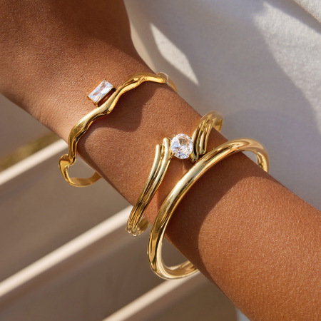 Bracelets manchettes pour femmes en acier inoxydable, étanches, couleur or, avec zircon, forme incurvée et scintillante