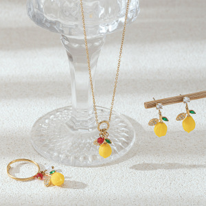 Ensemble De Colliers Pour Femmes En Acier Inoxydable Doré, Orné De Zircon Et D'Un Motif Citron Vif (1 Pièce). h5 Image4