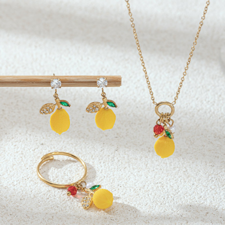 Ensemble de colliers pour femmes en acier inoxydable doré, orné de zircon et d'un motif citron vif (1 pièce). 2