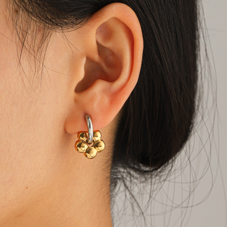 Boucles d'oreilles créoles pour femmes, motif floral simple du quotidien, en acier inoxydable étanche, couleur or. 2