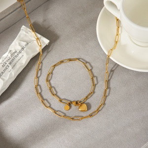 Collier Pendentif Femme En Forme De Cœur Simple, En Acier Inoxydable, Étanche Et Anti-Ternissement, Couleur Or (1 Pièce) h5 Image3