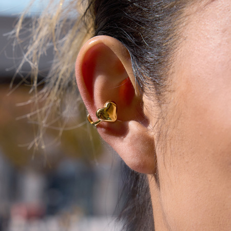1 paire de manchettes d'oreilles romantiques en forme de cœur, en acier inoxydable étanche, couleur or, pour femmes