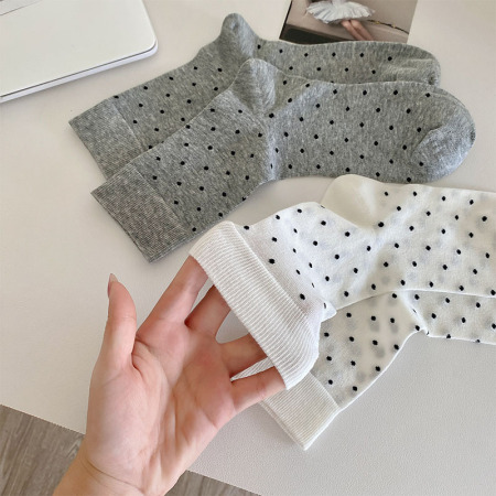 Chaussettes mi-mollet à pois, en pur coton, à la fois tendance et confortables, avec un bon rebond 2