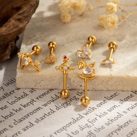 Boucles d'oreilles piercing pour femme, ornées d'un nœud papillon et de zircon couleur cuivre doré.