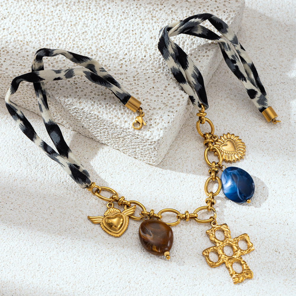 Collier Pendentif Femme Croix Glamour En Acier Inoxydable Étanche Couleur Or (1 Pièce) Image4