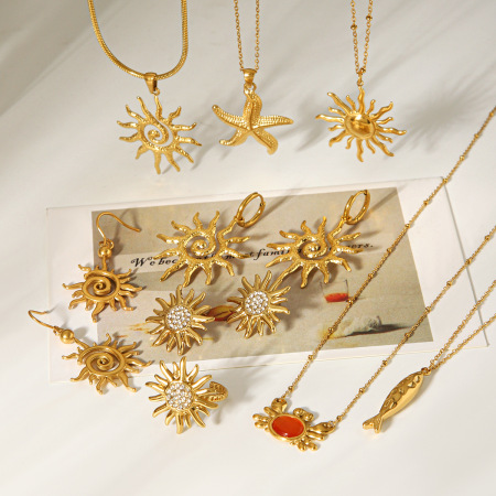 Collier pendentif femme en acier inoxydable doré, étanche, avec soleil, étoile et lune (1 pièce) 2