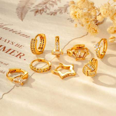 Boucles d'oreilles créoles pour femmes, motif géométrique, couleur cuivre doré et zircon.