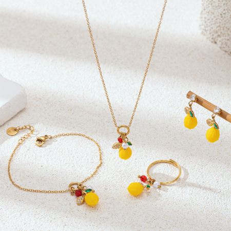 Ensemble de colliers pour femmes en acier inoxydable doré, orné de zircon et d'un motif citron vif (1 pièce).