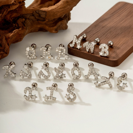 Boucles d'oreilles piercing femme style classique, en cuivre doré et zircon, avec lettres. 2