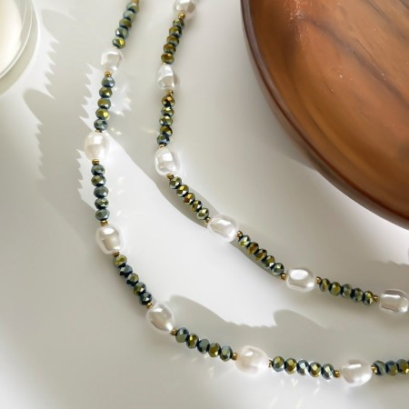 Collier composé d'une seule pièce de perles de cristal et de perles artificielles 2
