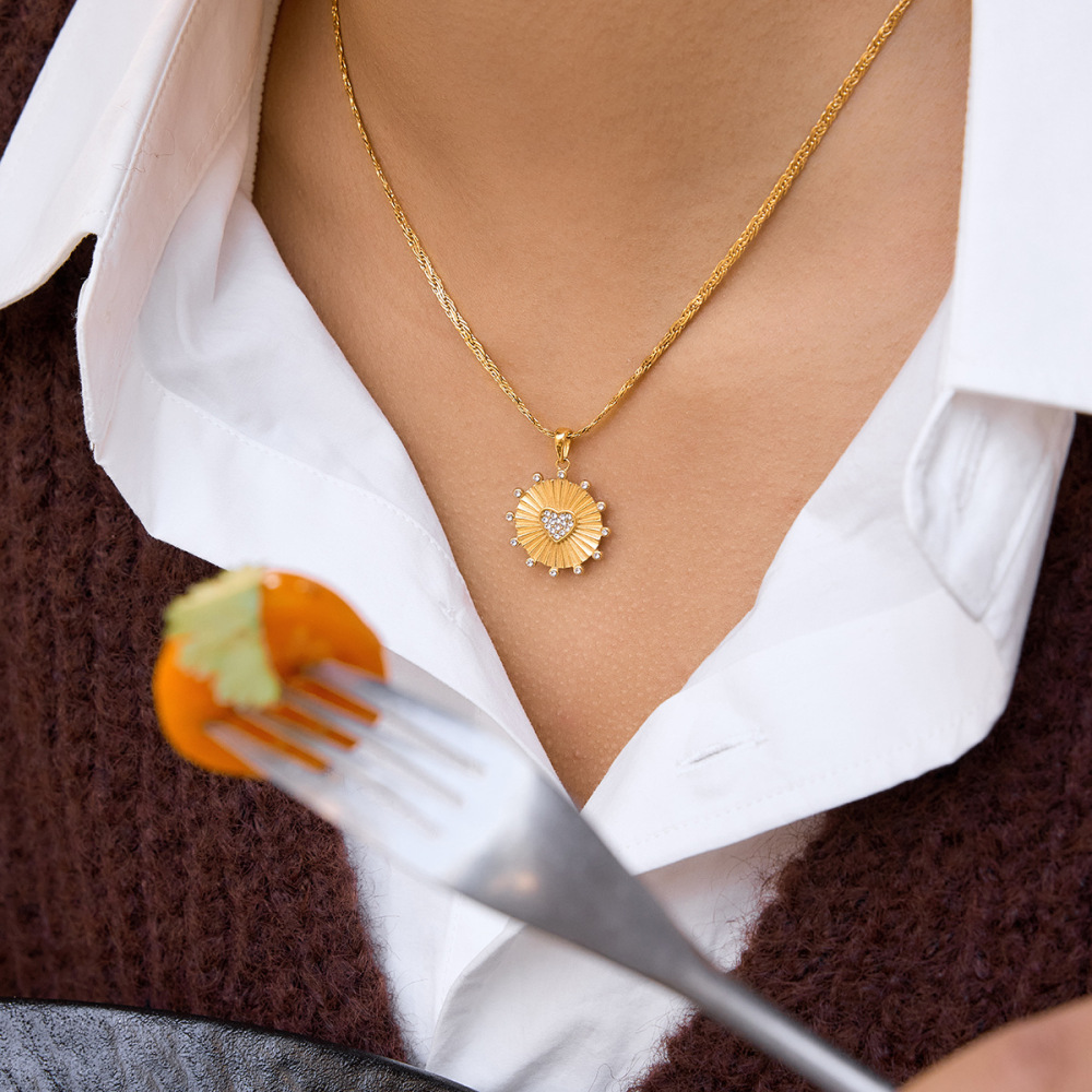 Colliers Pendentifs Pour Femmes En Acier Inoxydable Doré, Imperméables Et Anti-Ternissement, Motif Cœur Soleil Brillant Image6