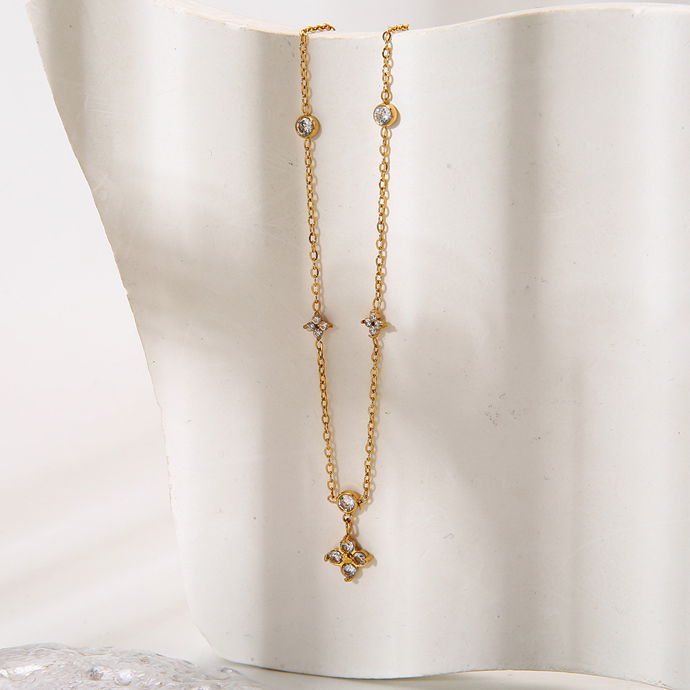 Colliers Pendentifs Pour Femmes En Acier Inoxydable, Imperméables, Anti-Ternissement Et Zircon Couleur Or, Ornés D'Un Délicat Trèfle Image2