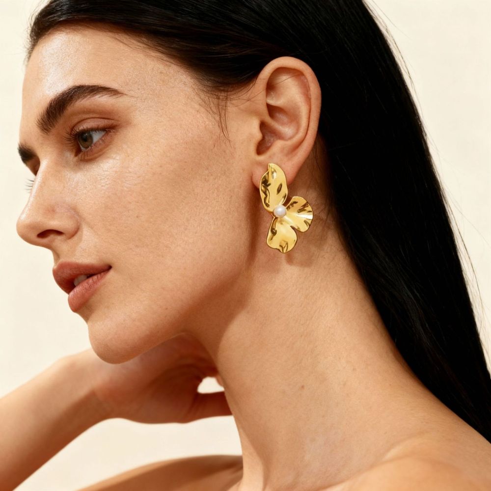 1 Paire De Magnifiques Boucles D'Oreilles À Clous Pour Femmes, En Acier Inoxydable Imperméable, Couleur Or, Ornées De Fleurs. Image4
