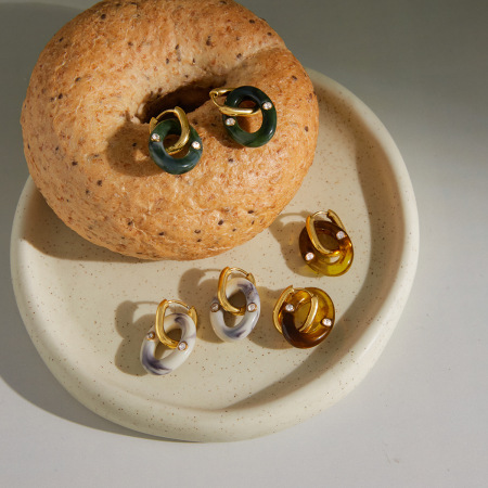 1 paire de boucles d'oreilles pendantes ovales vintage en résine et acier inoxydable, couleur or, étanches.
