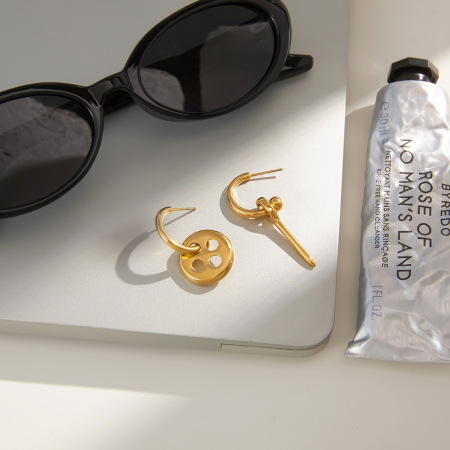 Boucles d'oreilles pendantes pour femmes Designable Button&Needle en acier inoxydable étanche couleur or