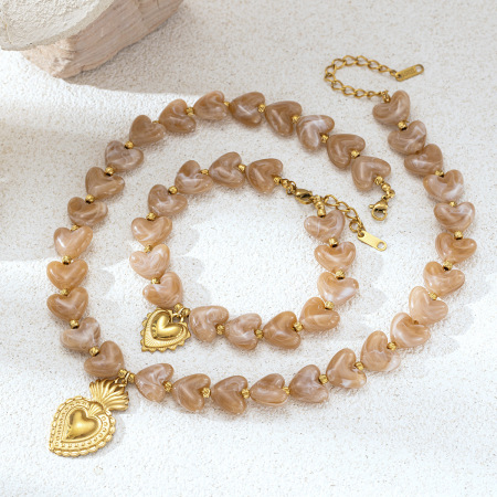 Collier de perles pour femme, 1 pièce, en acrylique, avec cœur simple, en acier inoxydable, étanche, couleur or. 2