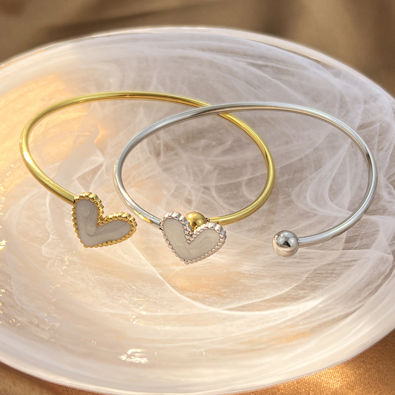 Bracelet Manchette En Acier Inoxydable Doré, Étanche, En Forme De Cœur (1 Pièce) Image3