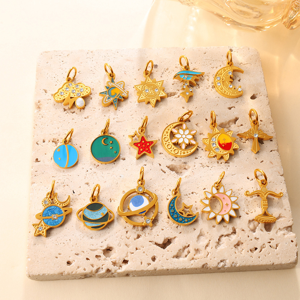 Pendentifs Pour Femmes Sun&Moon En Acier Inoxydable Doré, Étanches Et Anti-Ternissement Image2