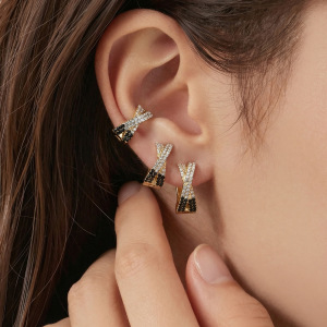 Boucles D'Oreilles Créoles Pour Femmes En Acier Inoxydable Torsadé À Dégradé De Couleurs, Étanches Et Anti-Ternissement, Couleur Or, Avec Zircon. h5 Image3